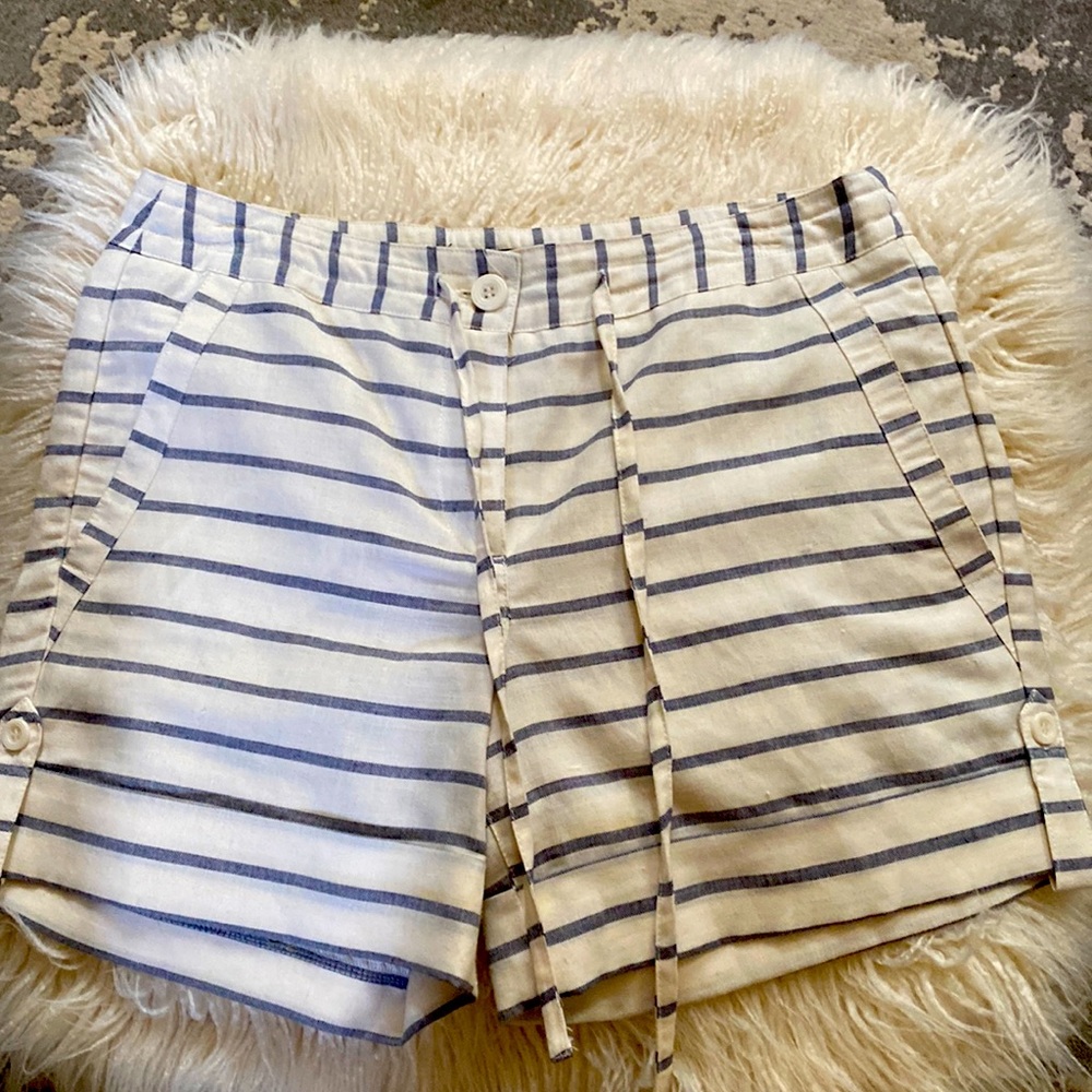 Women’s cuffed drawstring striped linen shorts.
